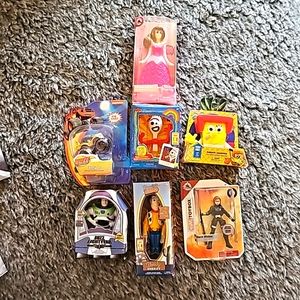 Mini Action Figures (7)